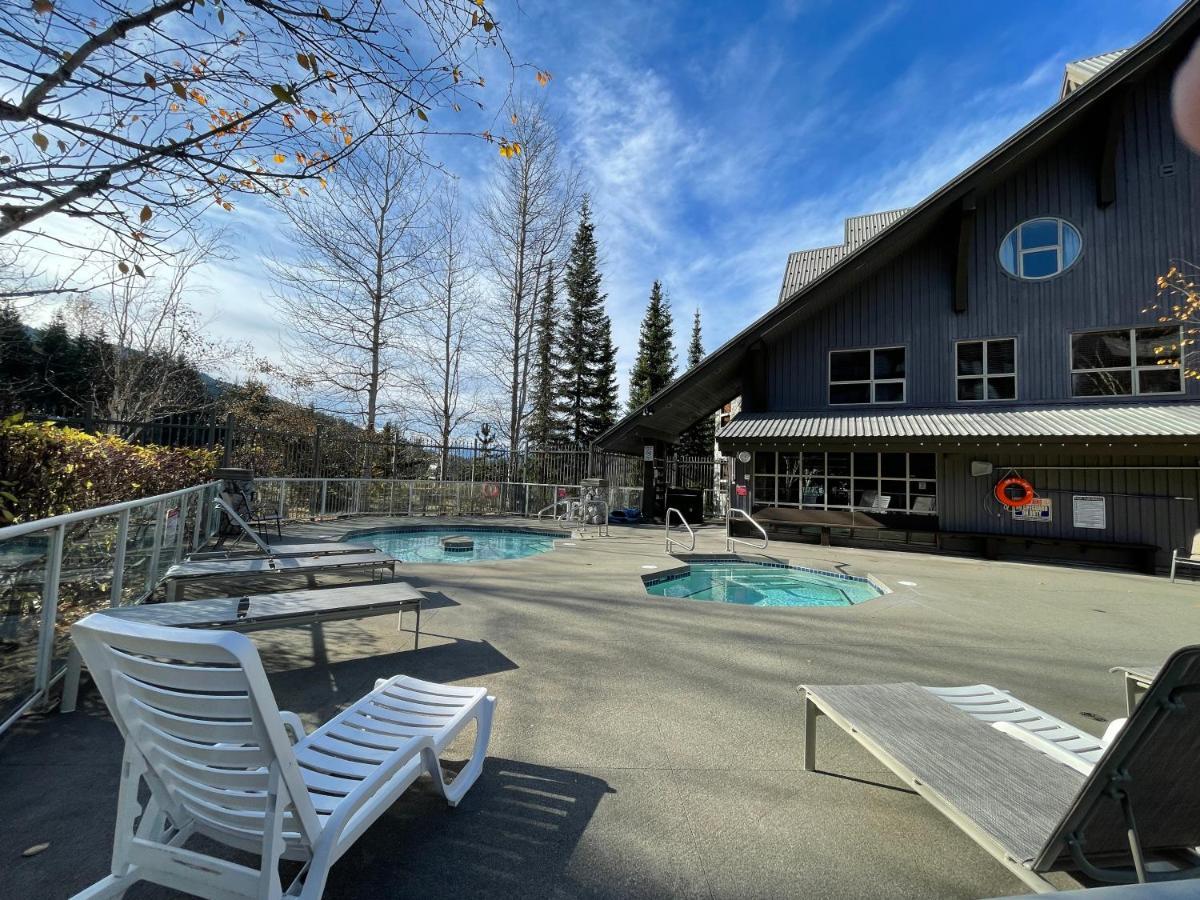 Best Ski In Ski Out Condo At Уистлер Экстерьер фото